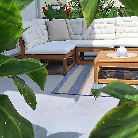 Feriehus Schoenes Haus Mit Privatem Garten