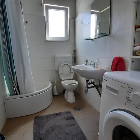 Holiday home Schoenes Haus Mit Privatem Garten Zadar