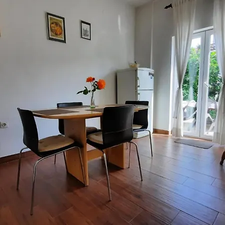 Schoenes Haus Mit Privatem Garten