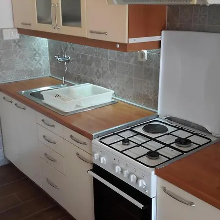 Schoenes Haus Mit Privatem Garten 펜션 자다르